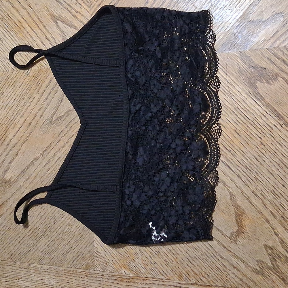 SHEIN Black Lace Trim Crop Top - Picture 2 of 4